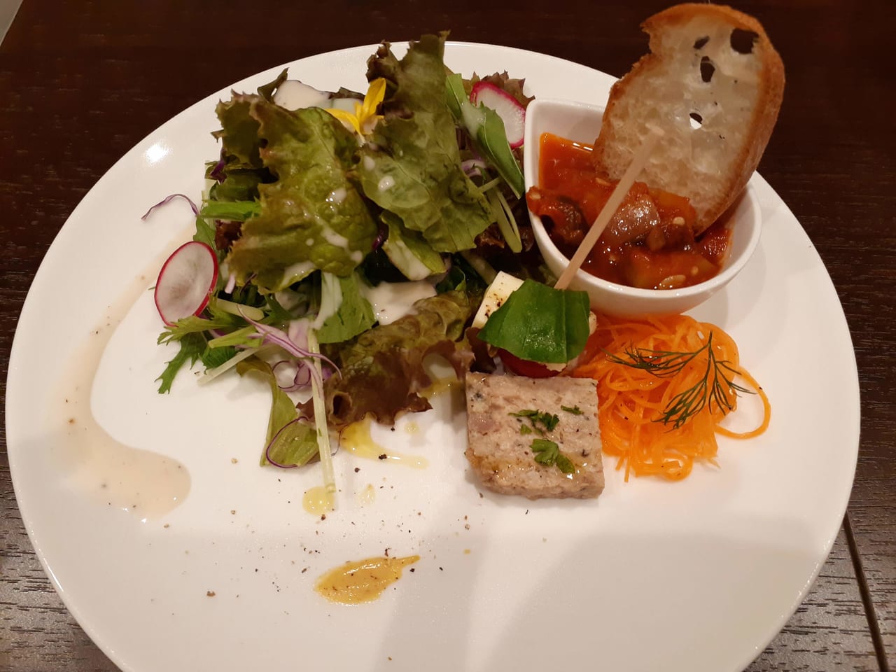 府中市 美好町 Cafe Dining Miyoshi さん 前菜とスープがランチのクオリティを越えてます 号外net 東京都府中市