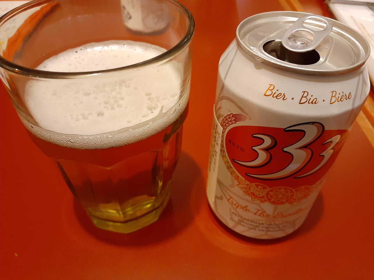 ベトナムビール333です。