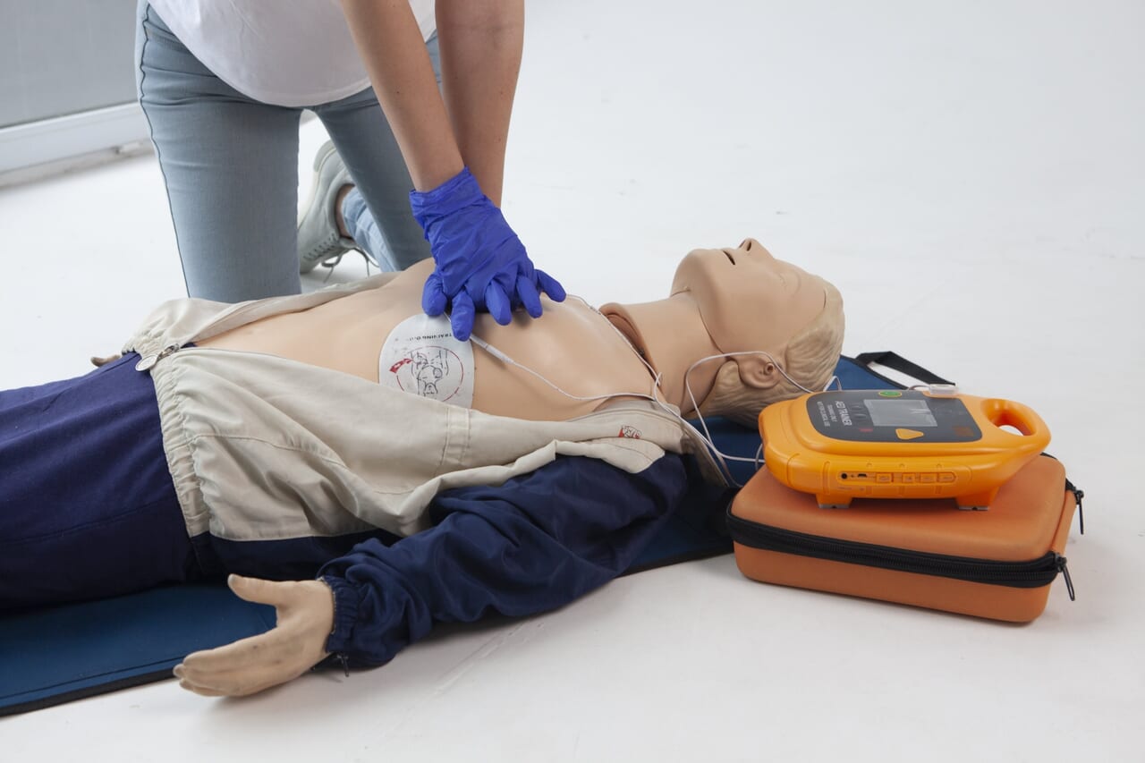 AEDの使用イメージ